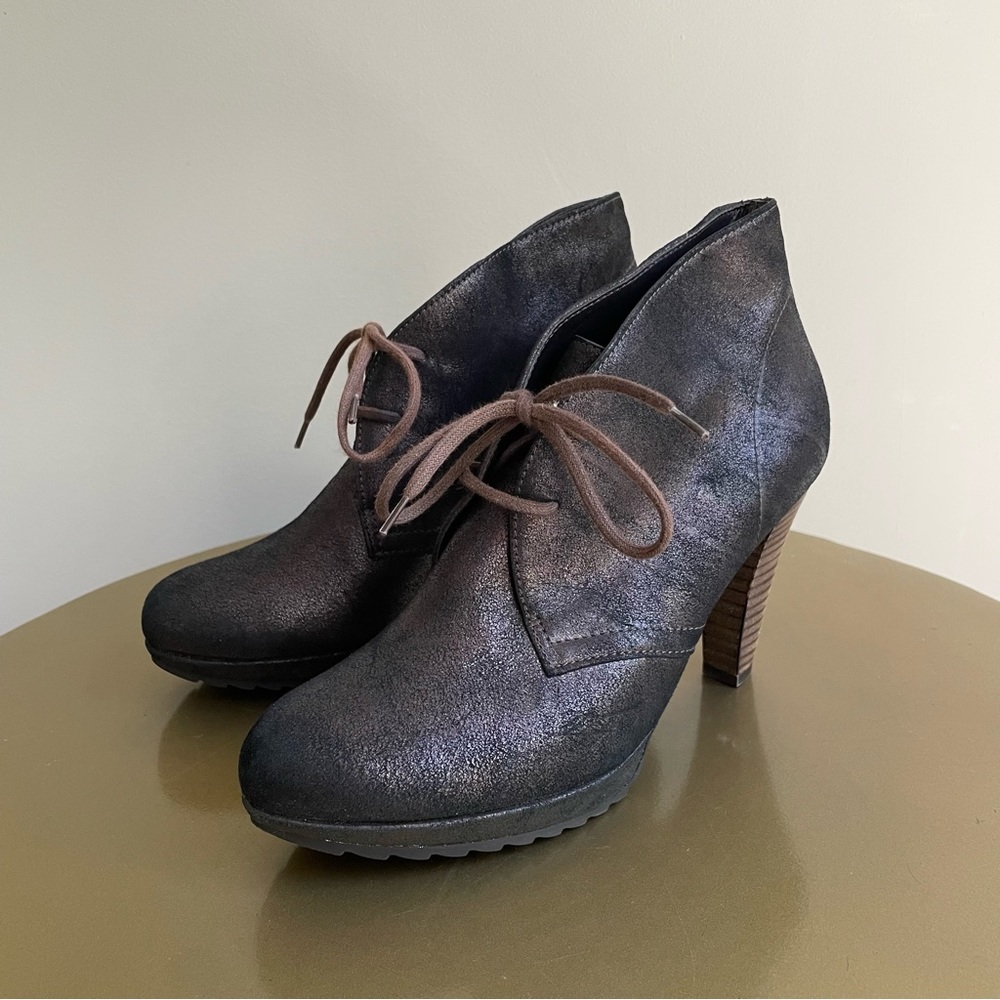 NWOT Paul Green New York Black and Bronze Metallic Lace Up Bootie Womens Size 6
